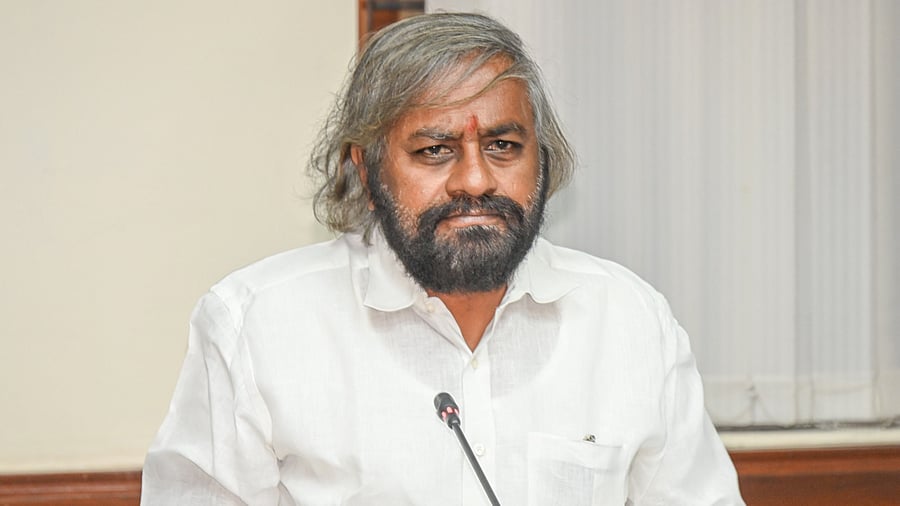 <div class="paragraphs"><p>Karnataka Forest Minister Eshwar Khandre.</p></div>